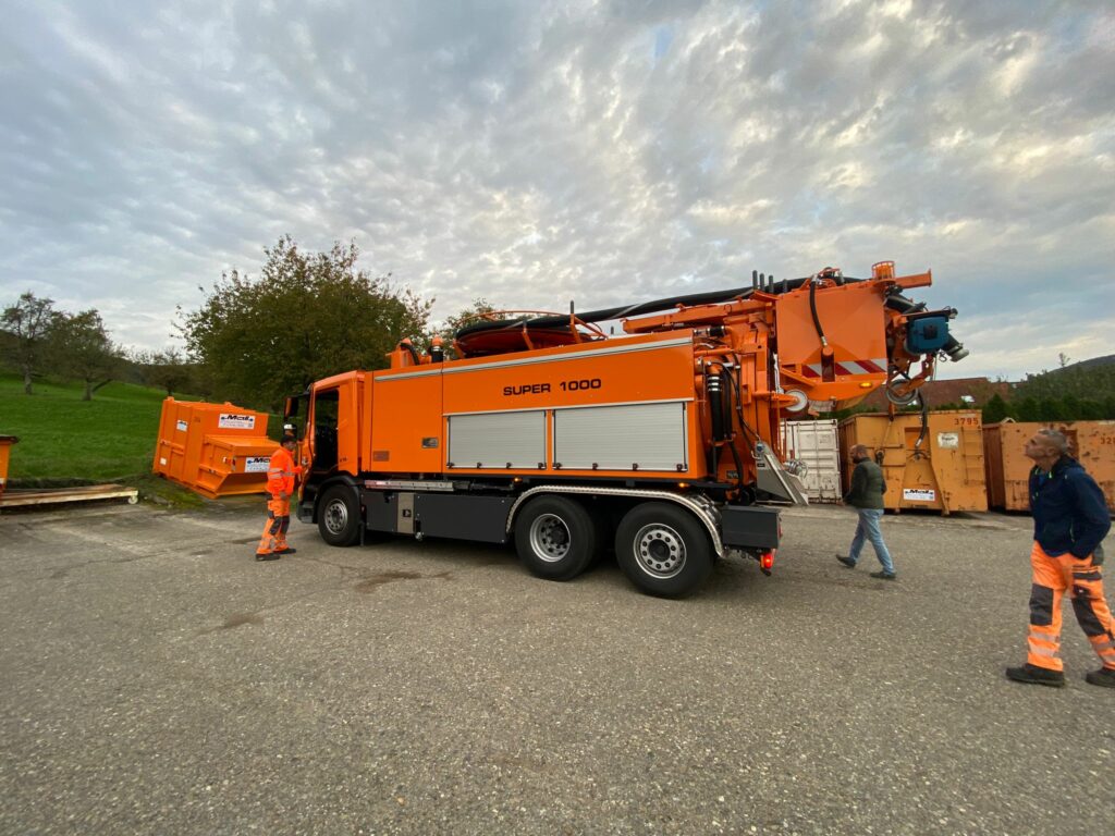 DAF XD 450 mit Kanalreinigungsaufbau