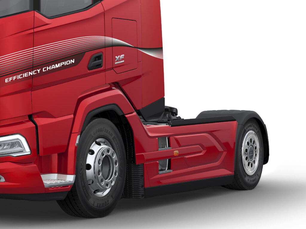 DAF XF Sattelzugmaschine der neuen Generation als Efficiency Champion ausgestattet mit besonders aerodynamischen Seitenverkleidungen für hervorragende Effizienz und Spritsparsamkeit.
